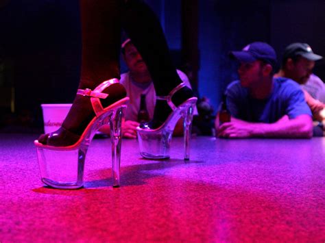 Strip-tease/Lapdance Trouver une prostituée Wachtebeke