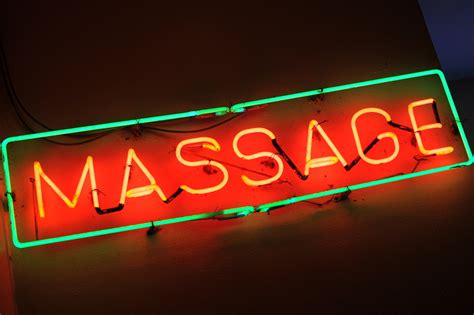 Erotic massage Kuala Tungkal