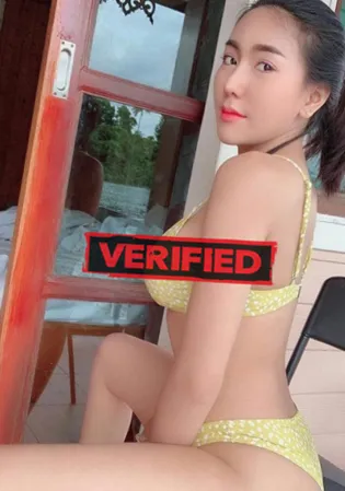 Amy muca Najdi prostitutko Barma